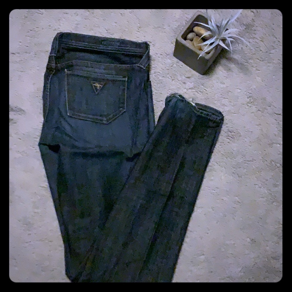 GUESS premium jeans. Size 28. Low cut, skinny